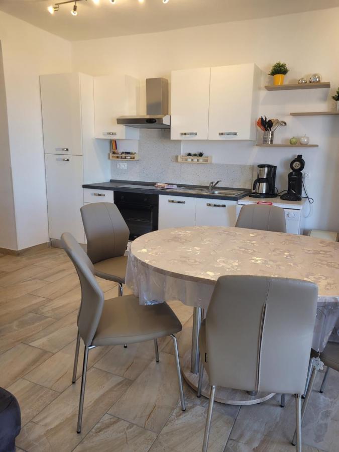 Appartement Baraba Maslenica Buitenkant foto